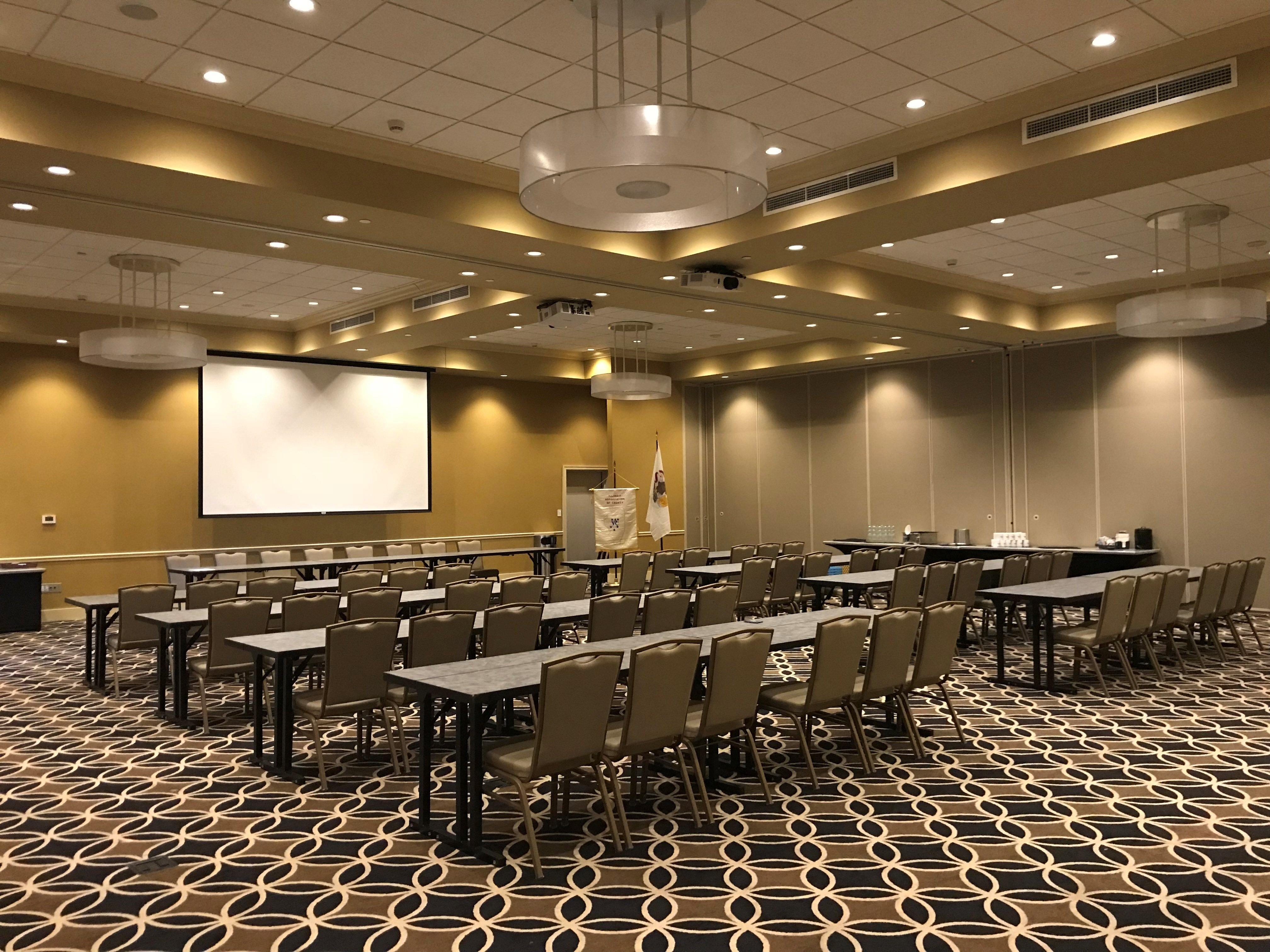Holiday Inn And Suites East Peoria By Ihg Luaran gambar